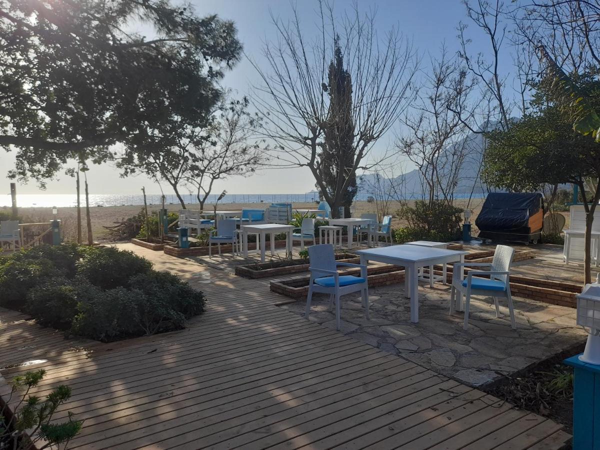 Bellerofon Beach Otel Чирали Екстериор снимка
