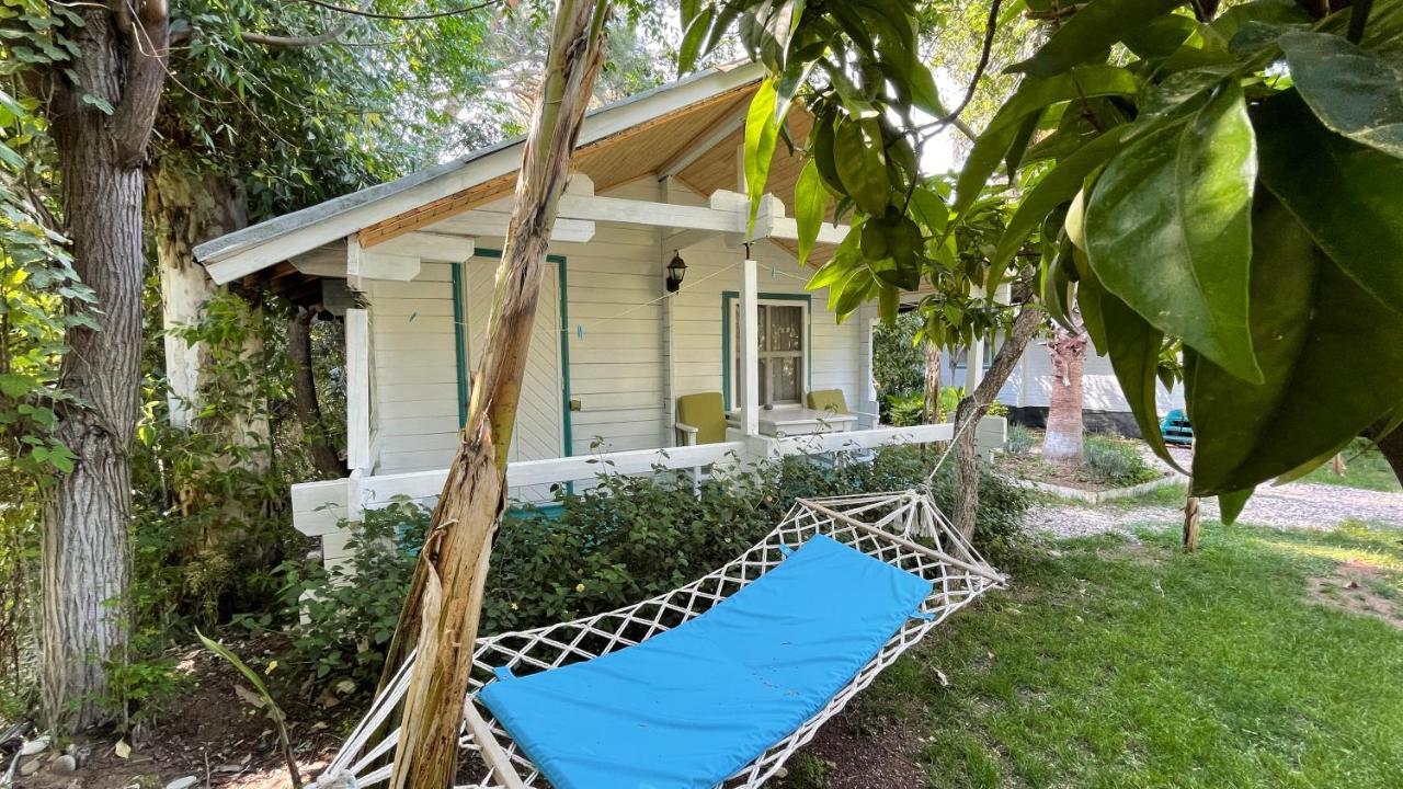 Bellerofon Beach Otel Чирали Екстериор снимка