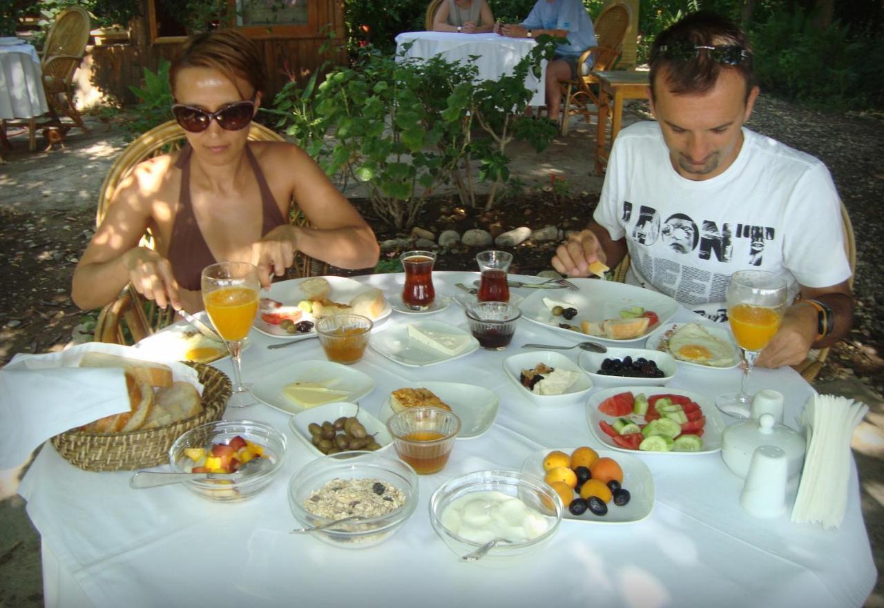 Bellerofon Beach Otel Чирали Екстериор снимка