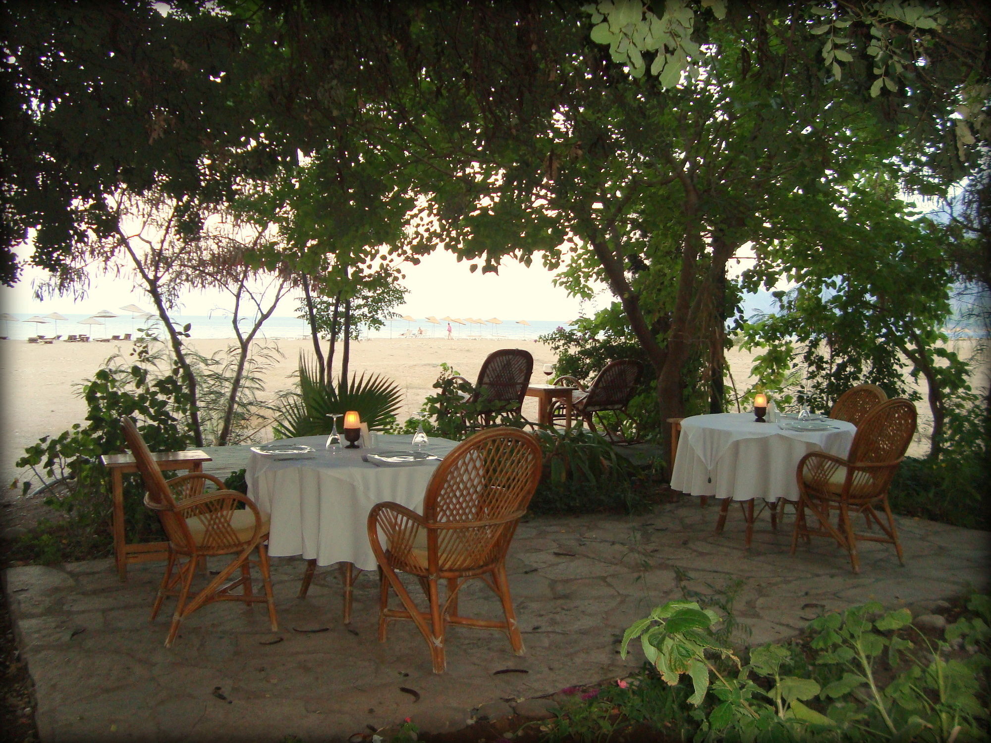 Bellerofon Beach Otel Чирали Екстериор снимка
